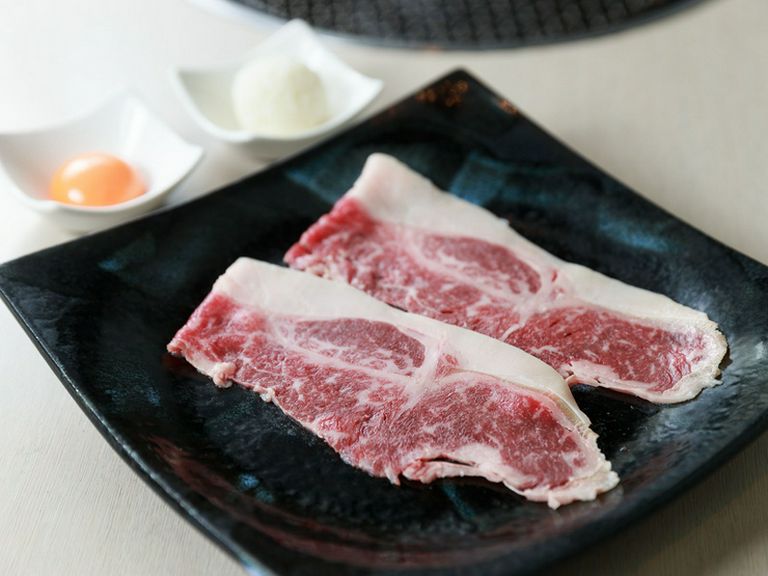 肉と玉子の甘みにしばし陶酔する『ロースすきやき風』は白いご飯と一緒にめしあがれ