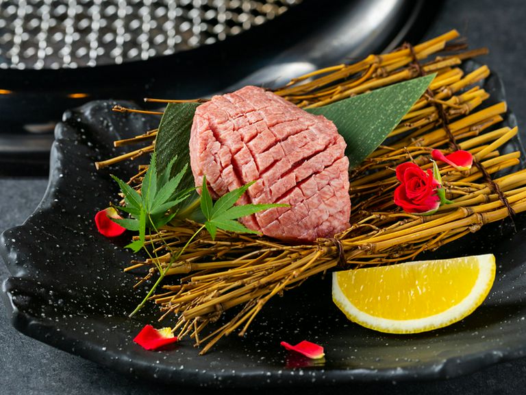 【豪華食材】極上厚切り牛タン