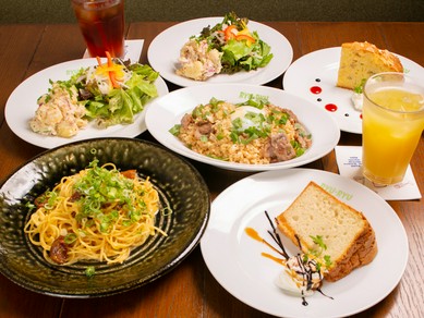 好きなメニューを選び、好みのコースを完成できる『ヒトサラペアディナー』