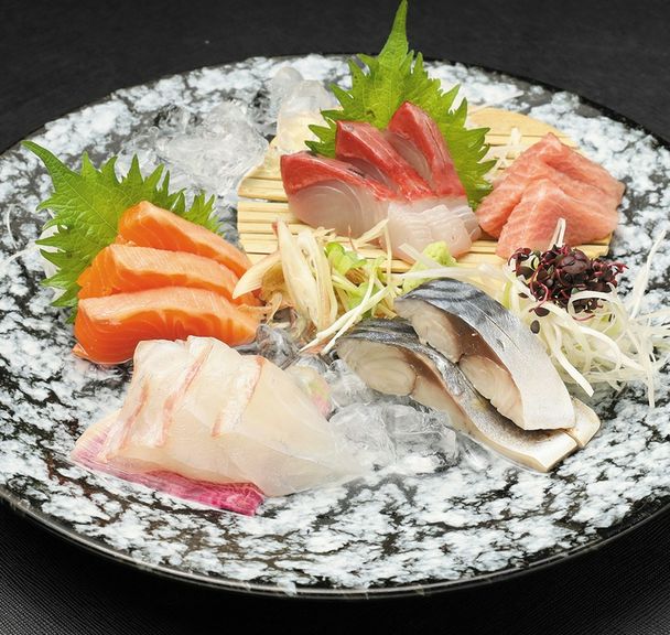 刺身５種盛り（２〜３人前）