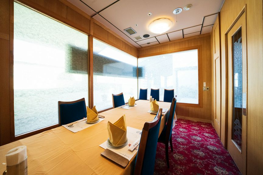 大小さまざまな個室を完備。家族や親族が集まる祝事に最適