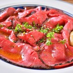 色鮮やかなサーモンを使用した前菜にピッタリの一品です。