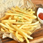 手作りシュウマイの、お肉の柔らかさ・あふれる肉汁がたまりません！是非一度ご堪能下さい。
■追加肉シュウマイ(1個)：176円(税込)