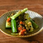 香り豊かなバターにレーズンをたっぷりミックス。クラッカーにつけてどうぞ。