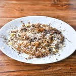 たっぷりのポルチーニ茸とチーズを使用。その香りは一度食べたらやみつきに！