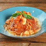 バジルとモッツァレラのトマトスパゲッティ・・・1,210円
ベーコンと茄子のアラビアータ・・・1,210円
ボンゴレ・ロッソ（スープパスタ）・・・1,320円

※画像はバジルとモッツァレラのトマトスパゲッティです。