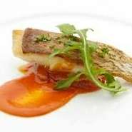 A5ランク黒毛和牛ステーキと鮮魚の鉄板焼きを楽しむことができる和牛中心のコースになります