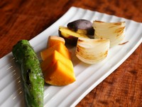 旬の野菜の力強い味わいを楽しむ『京都の季節の地野菜素焼き』