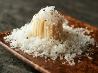 パスタとは思えない独創的なフォルムの『スパゲッティーカルボナーラ』