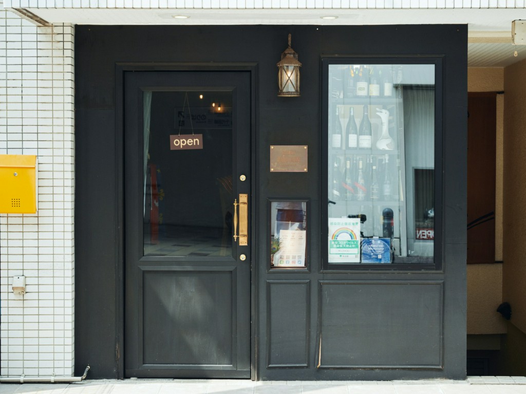 小田急線「代々木上原」駅北口2を出て目の前という便利な立地