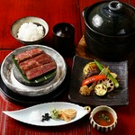 ・山形牛ステーキ100g（サーロイン又はフィレ）
・焼き野菜
・白米
・お味噌汁

・お肉の増量10g：500円
