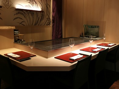 銀座 有楽町の鉄板焼きがおすすめのグルメ人気店 ヒトサラ 銀座 有楽町の鉄板焼きがおすすめのグルメ人気店 ヒトサラ