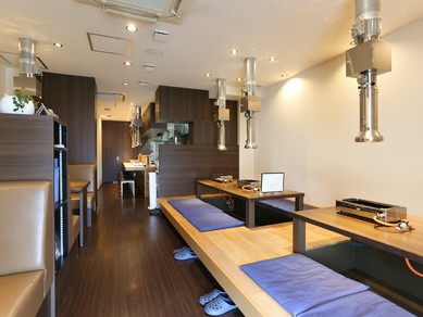 清潔感とあたたかさのある店内