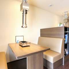 4人がけのテーブル席は全部で3つ用意