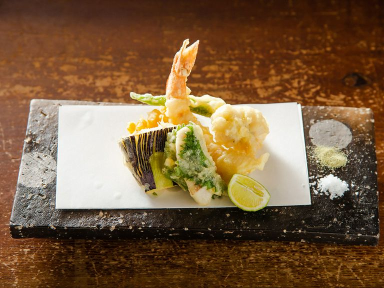 四季折々の美味しさを堪能できる『天ぷら盛り合わせ』