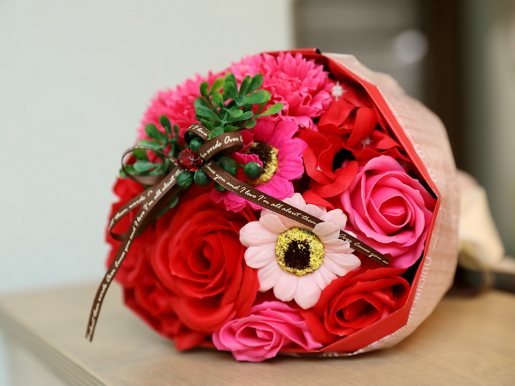 二人の会話も自然と弾む、カジュアルな雰囲気が魅力