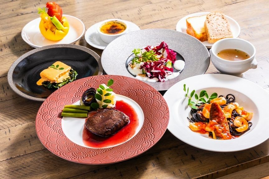 イタリアンのフルコース8800 昼夜完全予約制です