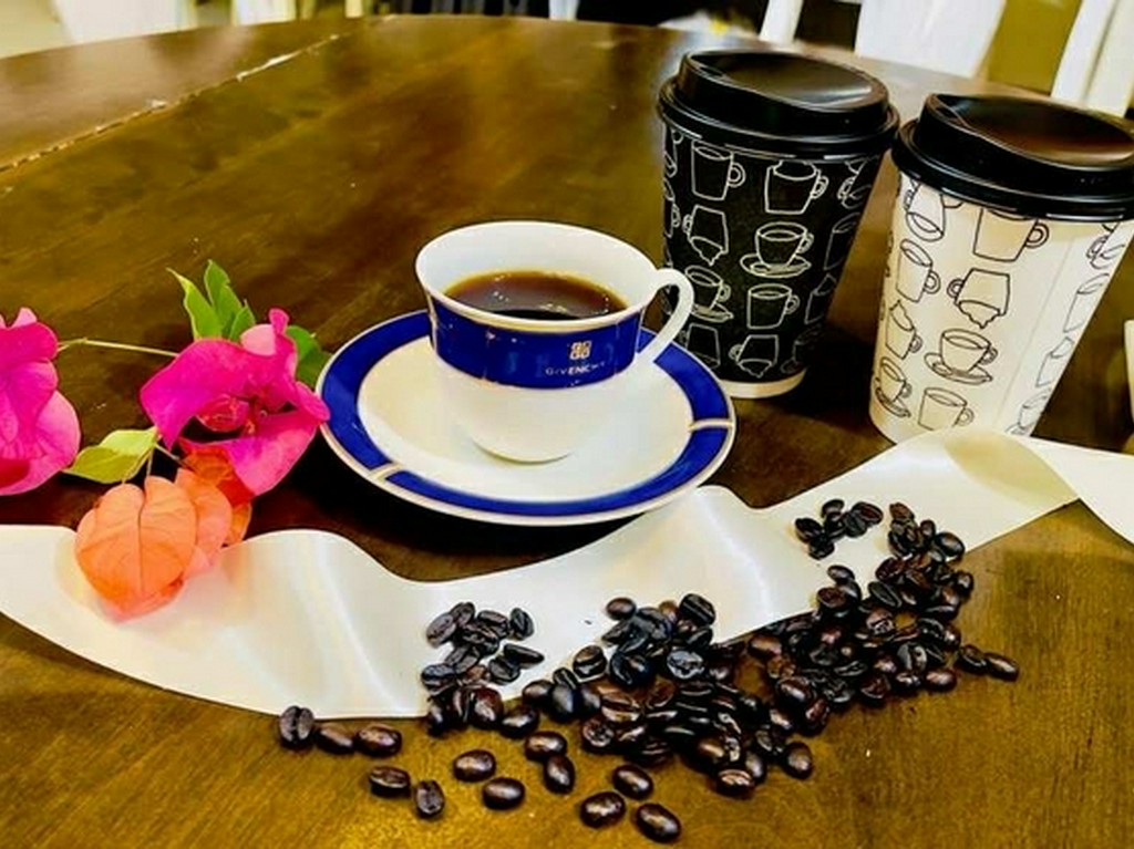 マーサン。自家焙煎珈琲。毎朝マスターが新鮮な生豆を手鍋焙煎