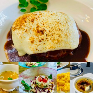 ランチのシェフおまかせセット2500円税込煮込みハンバーグが人気
