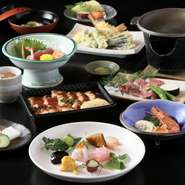 豪華絢爛、見て楽しく、食べて美味しく、お祝いや記念日にどうぞ。
※うな重はお寿司に変更できます。