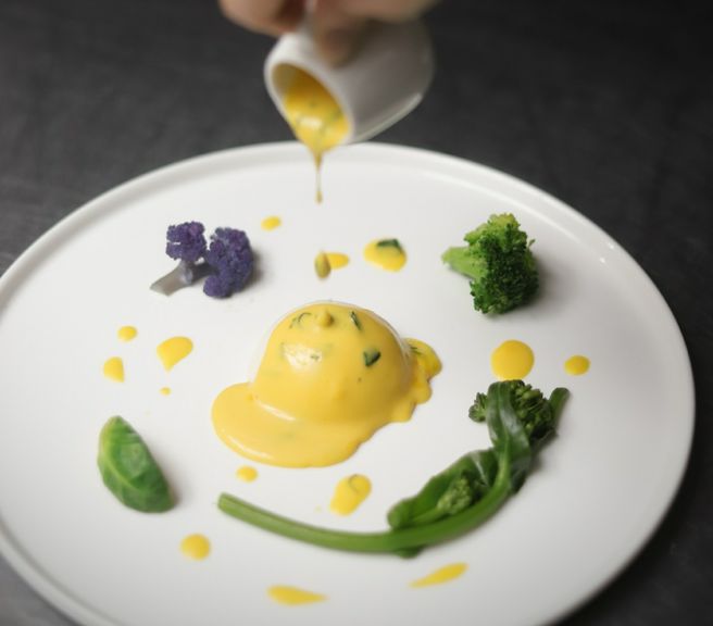 帆立のクリル、サンフランクリーム〜カプチーノ仕立て〜