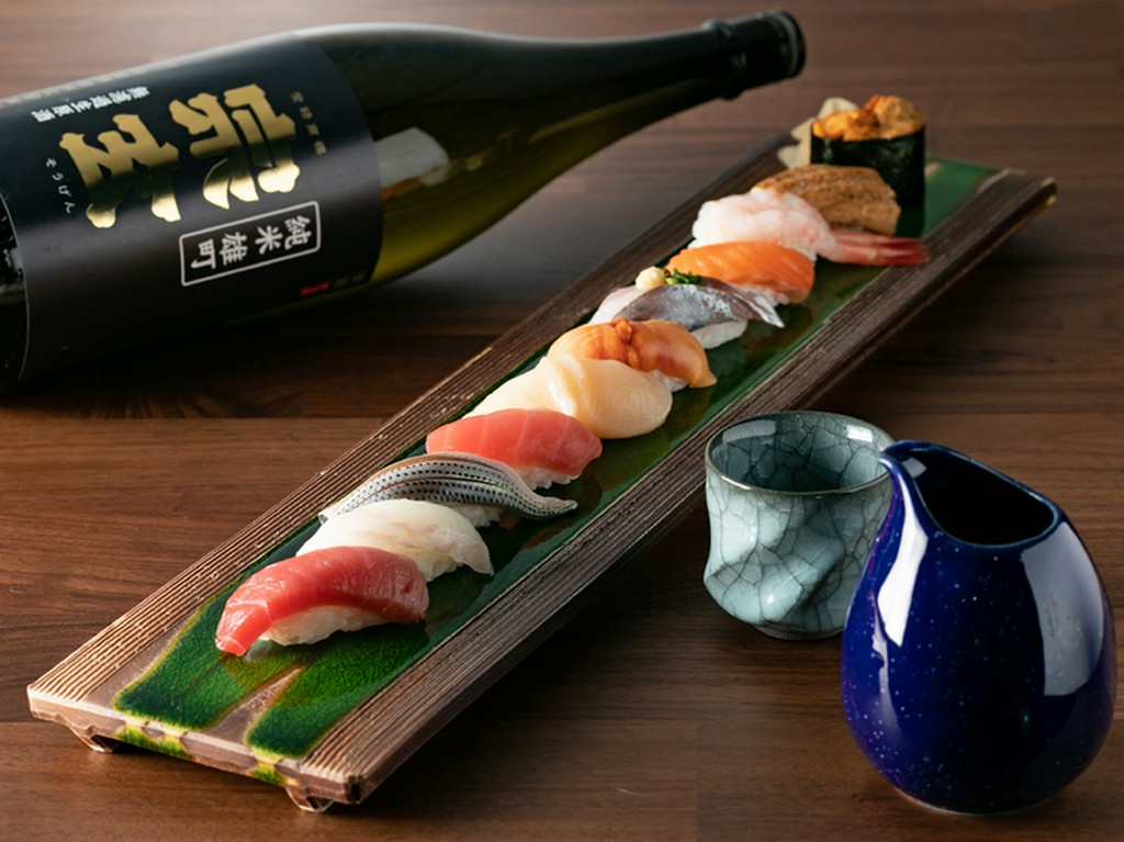『無濾過生原酒』と鮨のマリアージュを楽しめる