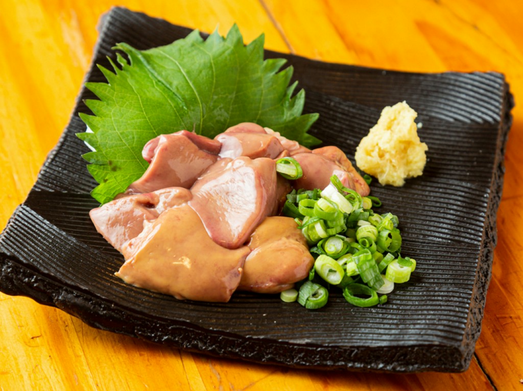 新鮮だからこそ味わえる『鶏生レバー』