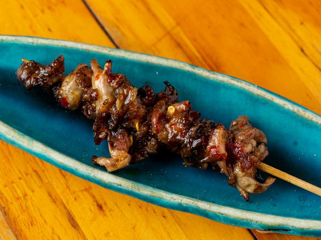 サクッとジューシーな『心の入り口（ハツモト）　オレンジソース』