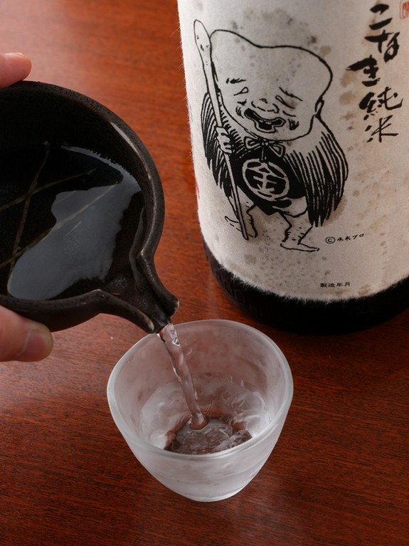 『こなき純米』をはじめ希少な日本酒や、季節の限定酒も揃う店