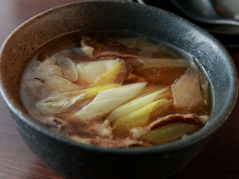 山形の郷土の味を再現。〆までおいしく味わえる『山形名物いもに』