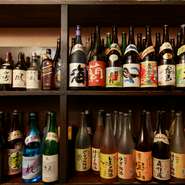 日本酒、焼酎、梅酒合わせて100種類常備。山形フルーツのお酒も