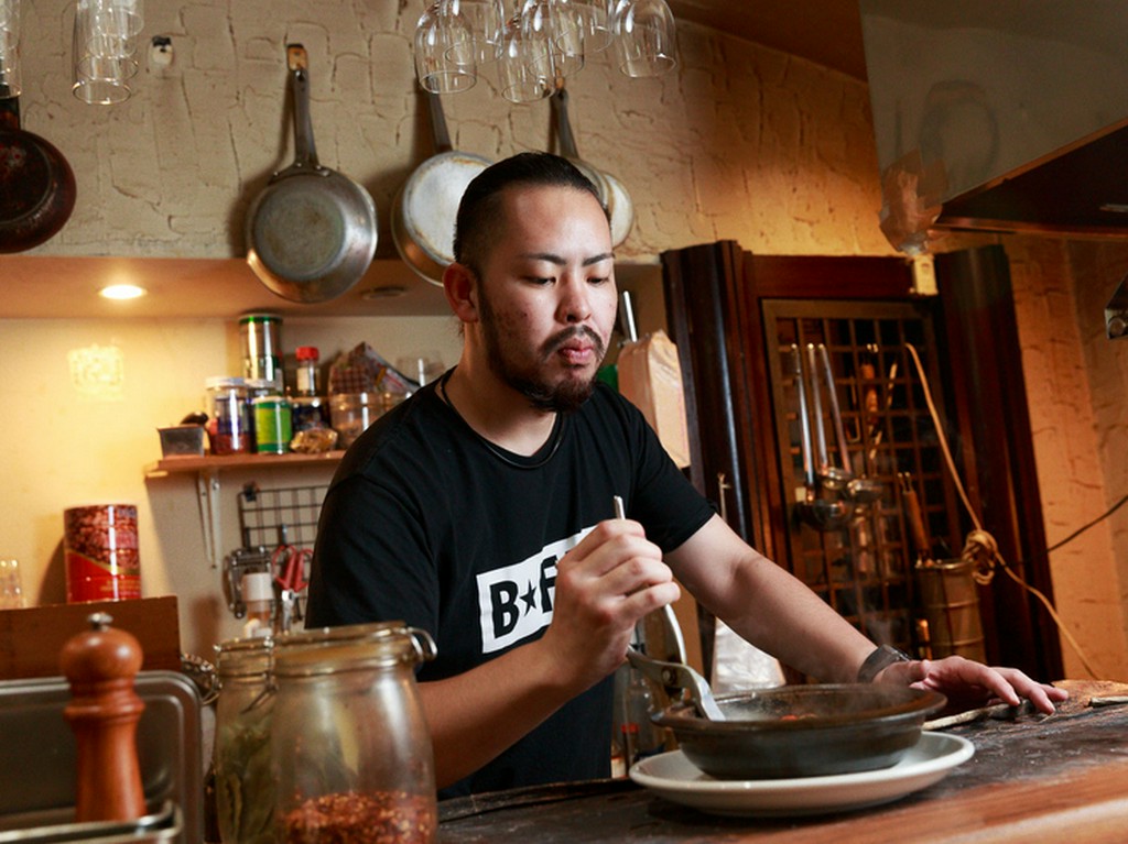 さりげない気遣いで、素敵な時間を演出してくれる店長の山内氏