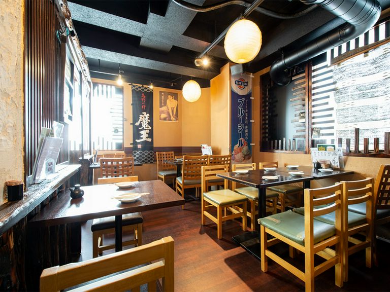 落ち着いた雰囲気の店内