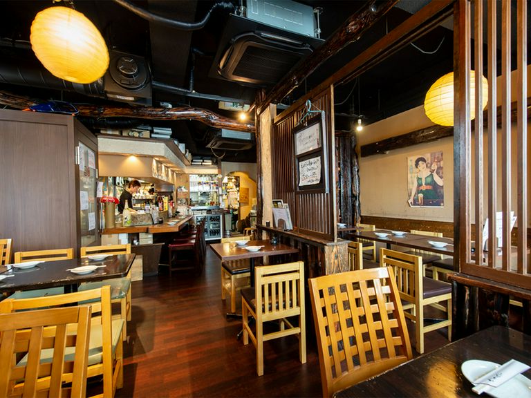 テーブル席はニーズに合わせてレイアウトの変更が可能