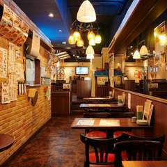 会社帰りにフラッと立ち寄れる、カジュアルで落ち着いた雰囲気