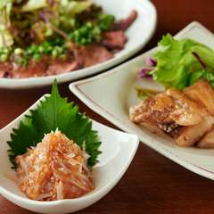 海鮮料理だけでなく、肉料理や酒肴などの一品料理が充実