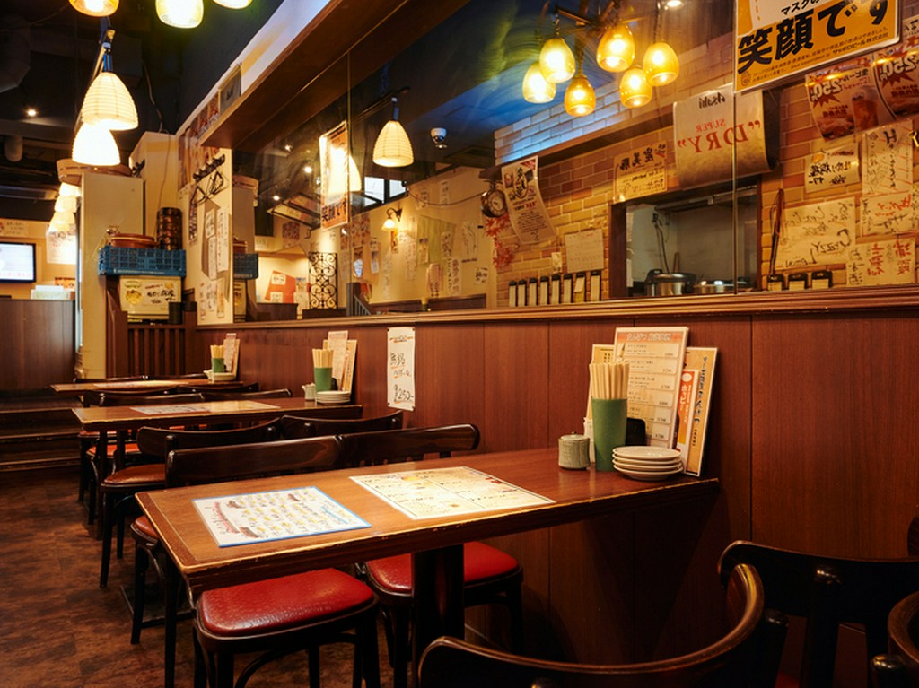 少人数グループでの利用なら、テーブル席がオススメ