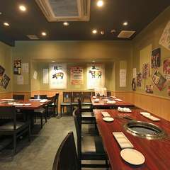 仕事帰りに一杯飲んだり、気の合う仲間との飲み会などにも最適