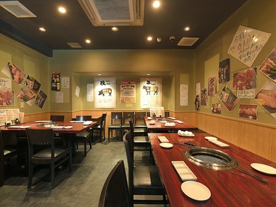 仕事帰りに一杯飲んだり、気の合う仲間との飲み会などにも最適