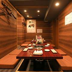 肉を囲んで会話も弾む、焼肉デートや肉好き女子の集まりに