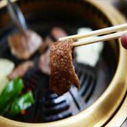 【価格】消費税・サービス料込み価格！
・大人…7,000円(税込)
・小学生…2,500円(税込)
・小学生未満…無料(※ドリンク代のみ1杯100円で頂きます)