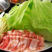 ※表示価格は、税込み価格です。
※クーポン利用はご予約時に必ずお伝え下さい。
（ネット予約時にクーポン選択orネット予約備考欄に記載or電話にて）
※クーポンはご来店時にご掲示もお願い致します。
※当日での飲み放題延長申し出は対応できません。
※予約状況により時間延長が難しい場合がございます。　