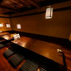 木がふんだんに使われた店内は、やさしい雰囲気