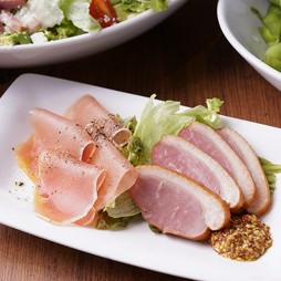 ＋500円（税込）で本格焼酎、泡盛、梅酒、日本酒も飲み放題！