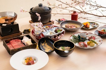 季節ごとにおすすめの「旬」の食材を用い、当店自慢の和牛料理コース