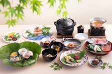 当店でしか味わえない京都府産黒毛和牛『京都肉・雅』と旬の食材を使った肉割烹料理を是非ご堪能ください。