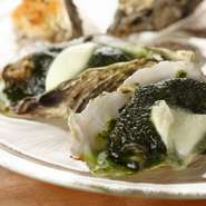 Baked oyster with genova style basil sauce & 
buffalo mozzarella cheese
バジルソースとフレッシュモッツァレラチーズを溶かした焼き牡蠣。