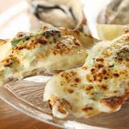 Oyster with white sauce gratin on half shell
牡蠣のホワイトソースのグラタン(2P)
洋食レストランの看板メニューを牡蠣専門店で