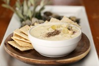 New England-Style Clam Chowder
ニューイングランド風クラムチャウダー
アメリカ東海岸の定番、クリームをベースにした具材たっぷりの濃厚なスープ