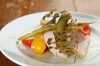 Seasonal vegetables's pickles
こんなものまでという野菜も、もしかしたらピクルスになっています